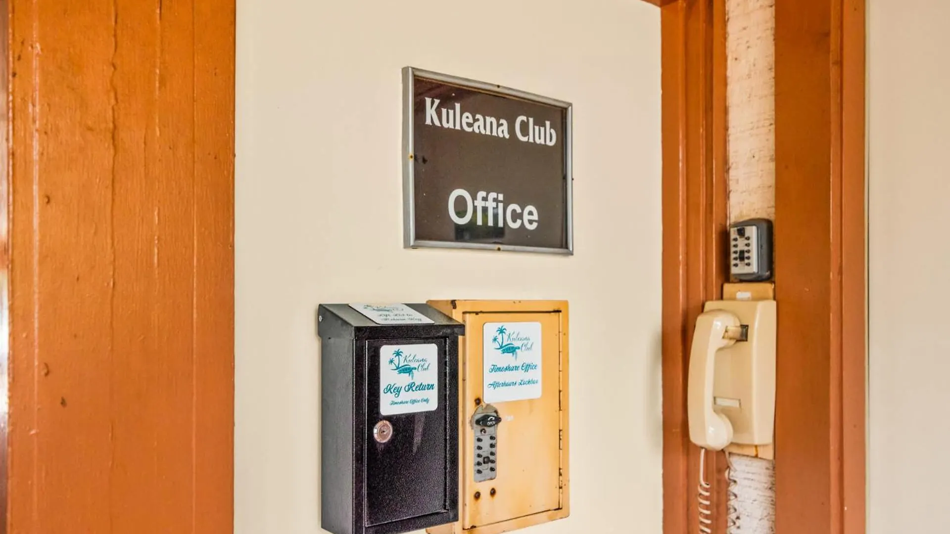 Kuleana Club #404 Oceanfront -1 Bedroom 1 Bathroom - Gated Kahana Tatil Evi