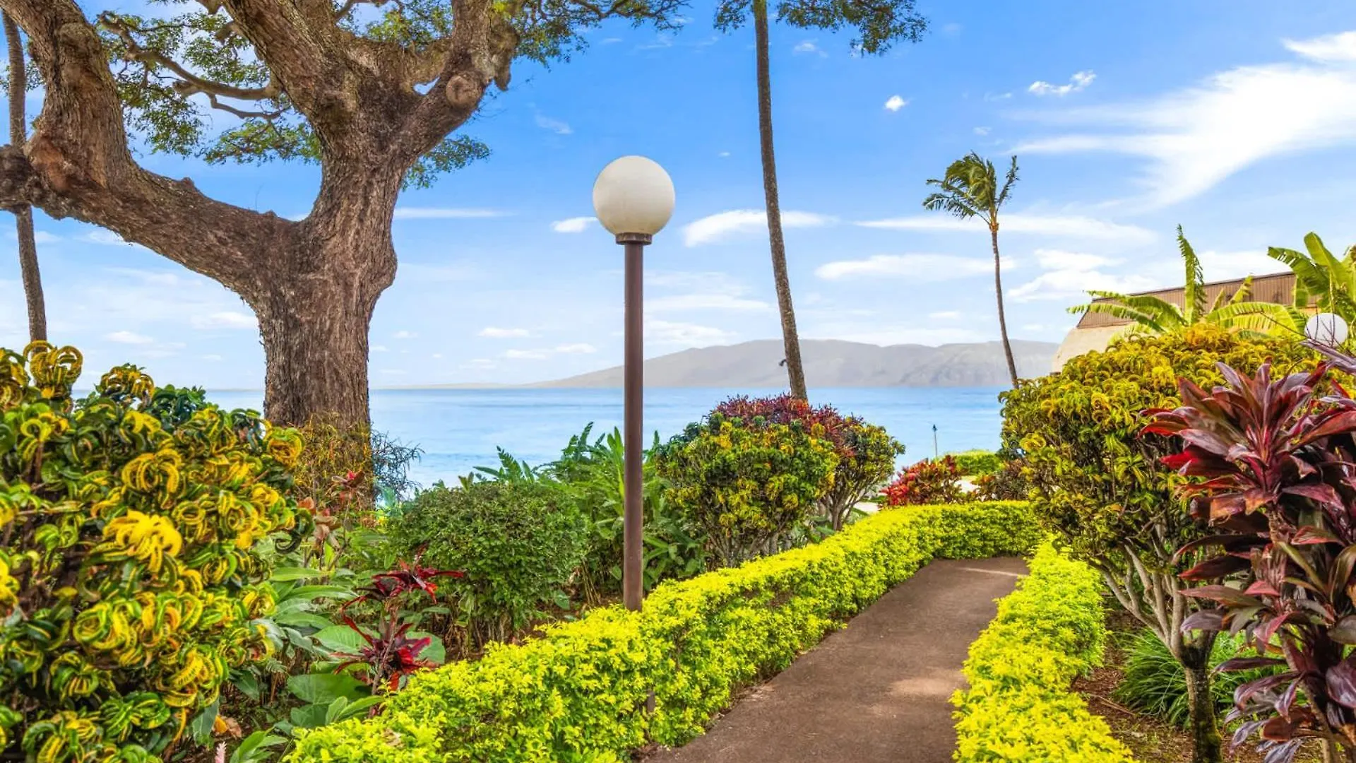Kuleana Club #404 Oceanfront -1 Bedroom 1 Bathroom - Gated Kahana 0*,