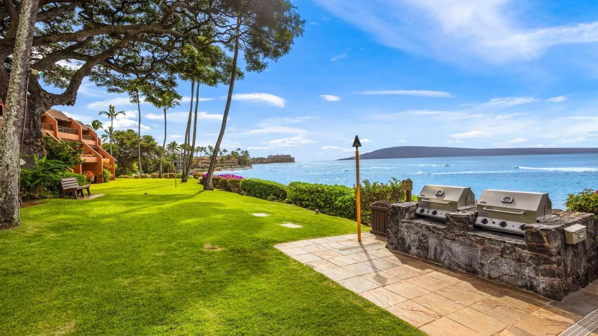 Kuleana Club #404 Oceanfront -1 Bedroom 1 Bathroom - Gated Kahana