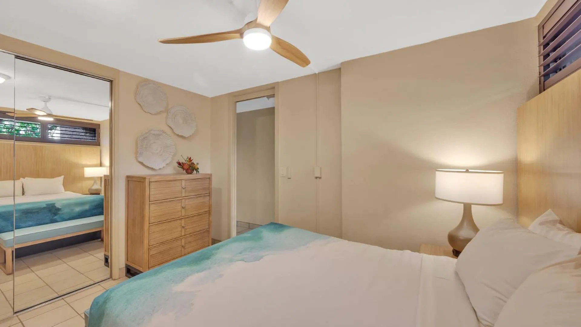 Kuleana Club #404 Oceanfront -1 Bedroom 1 Bathroom - Gated Kahana 0*,  ABD